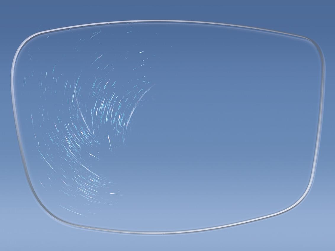 Ilustración de un lente con y sin tratamientos ZEISS que influyen en la dureza de la superficie 