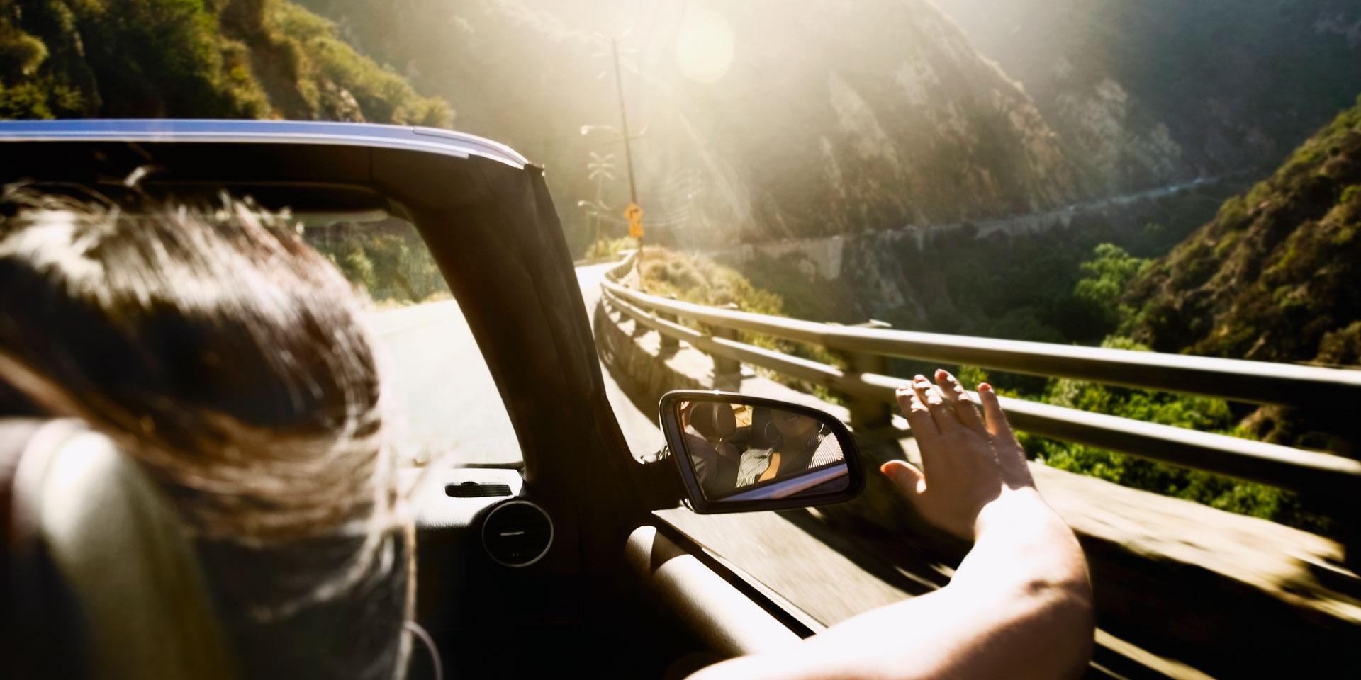 Las lentes adecuadas para motoristas y conductores de vehiculos al aire libre. Ej.descapotables