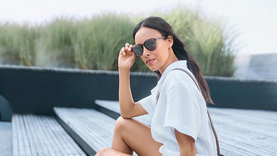 Muchos usuarios de gafas están cansados de cambiar constantemente entre sus gafas graduadas y las de sol.