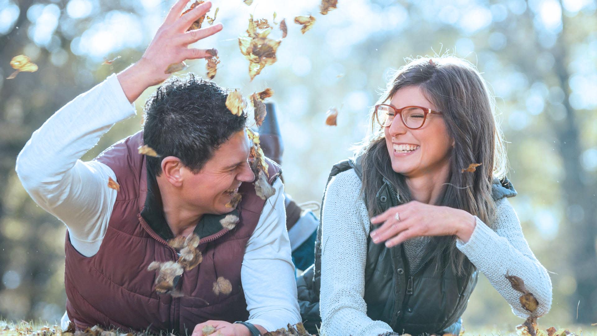 Tratamiento para lentes: antirreflejante, revestimiento resistente, tratamientos para facilitar la limpieza como CleanCoat, etc.