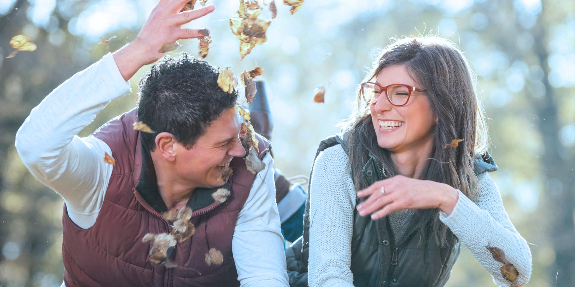 Tratamiento para lentes: antirreflejante, revestimiento resistente, tratamientos para facilitar la limpieza como CleanCoat, etc.
