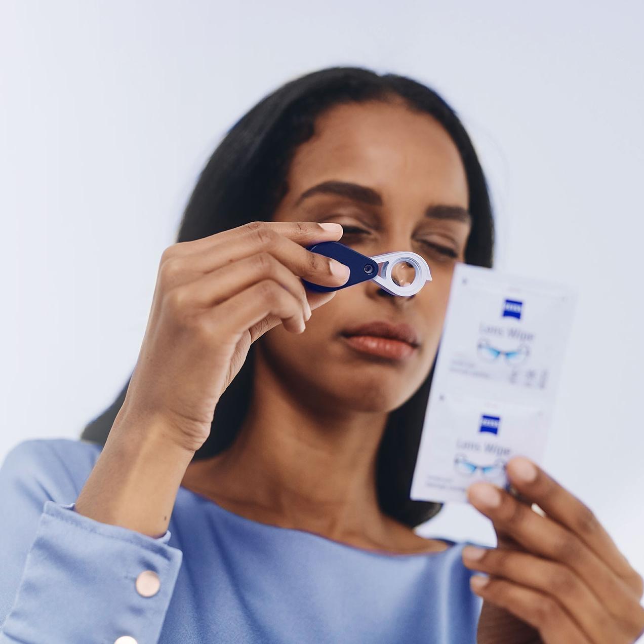 Dispositivos de aumento manuales de Carl Zeiss Vision