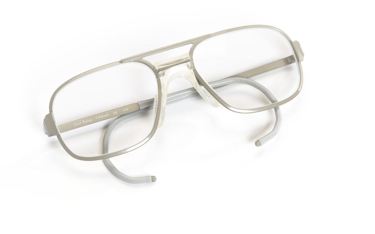 Los lentes bifocales de aumento de Carl Zeiss Vision