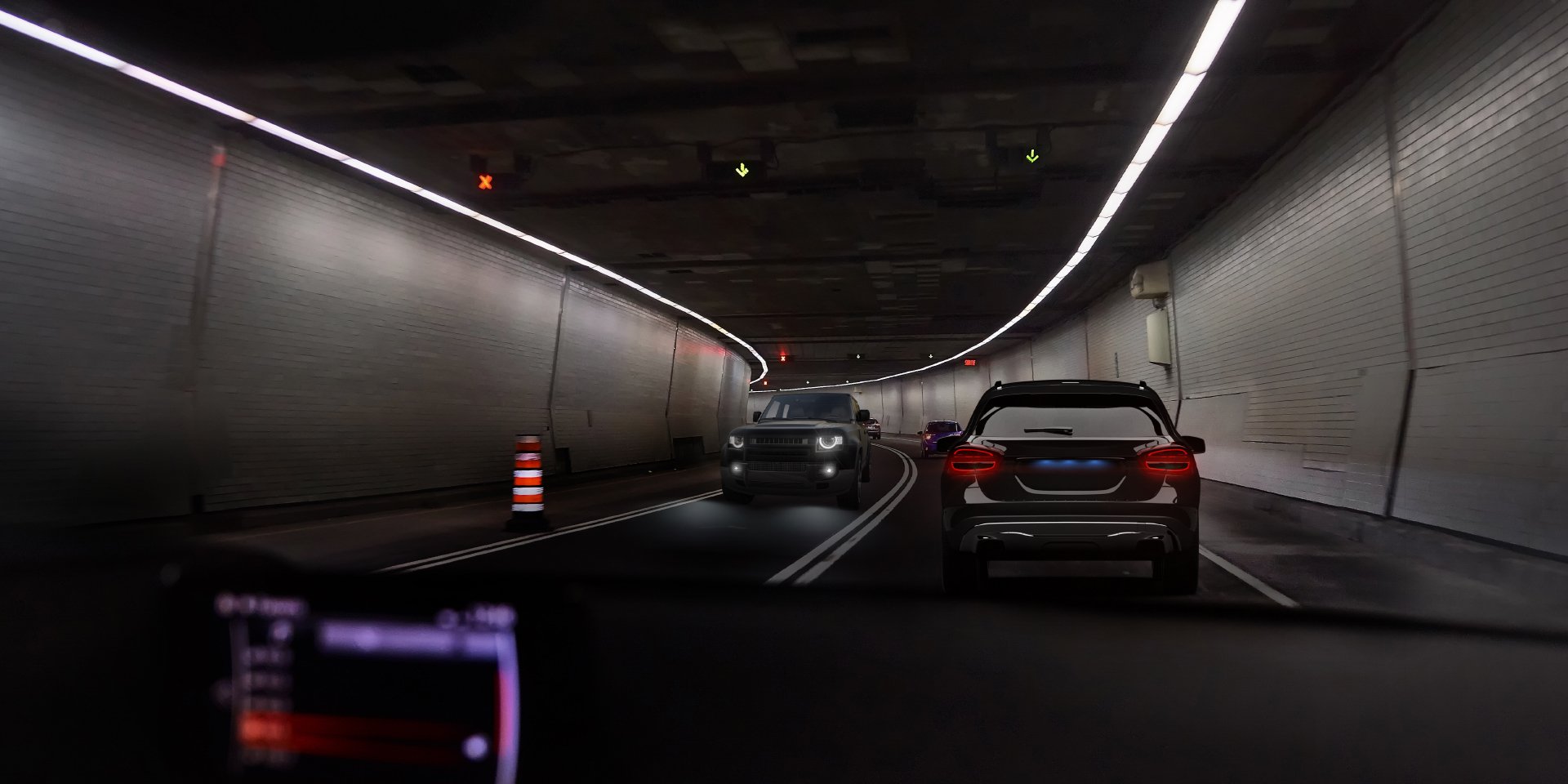 Dos imágenes de un conductor en un túnel con tráfico en sentido contrario, mostrando en una imagen el resplandor del vehículo y las luces del túnel y en la otra imagen un resplandor claramente reducido.