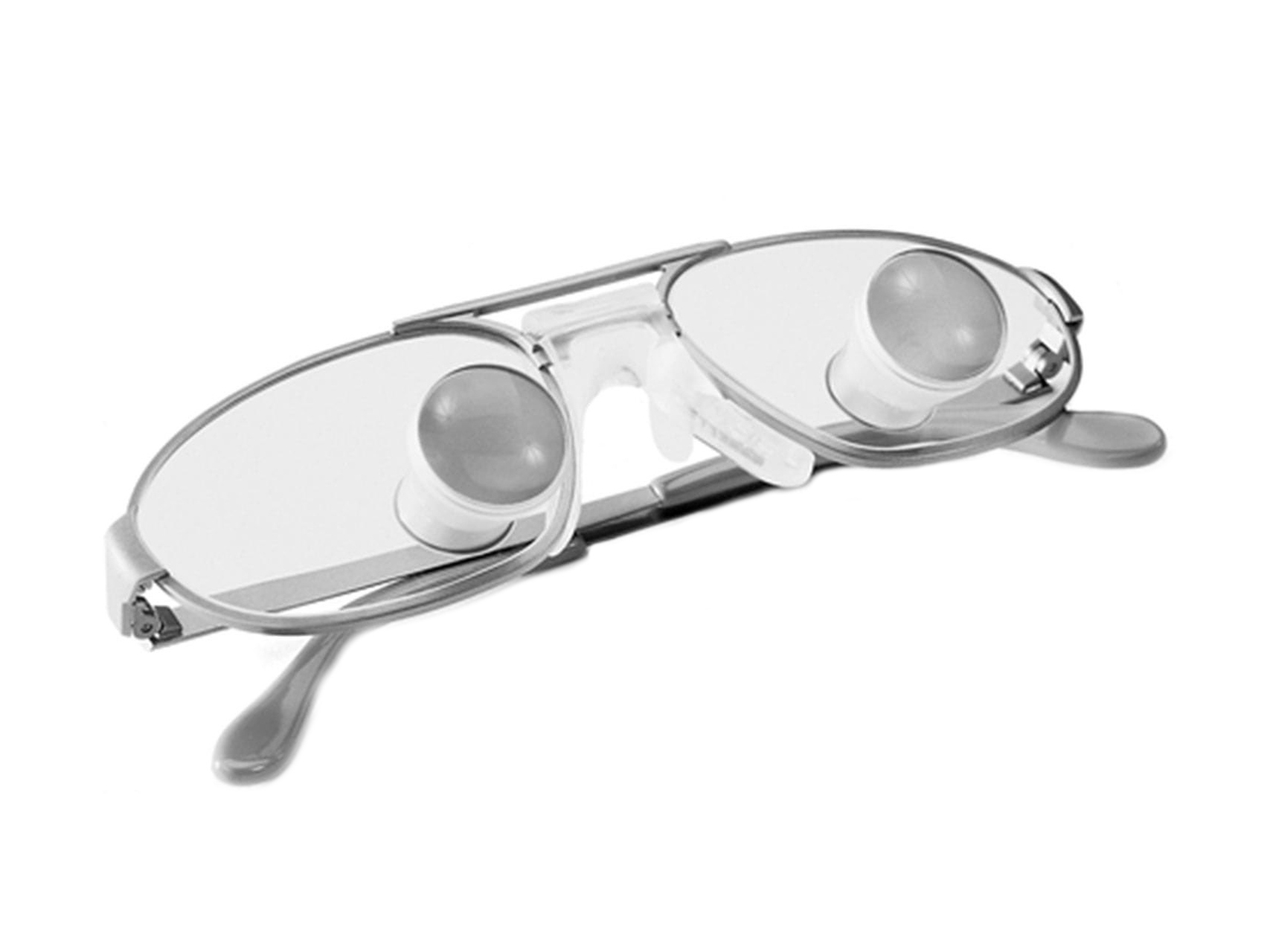 Lentes para gafas con cordón y telelupas ZEISS montadas directamente en los lentes.