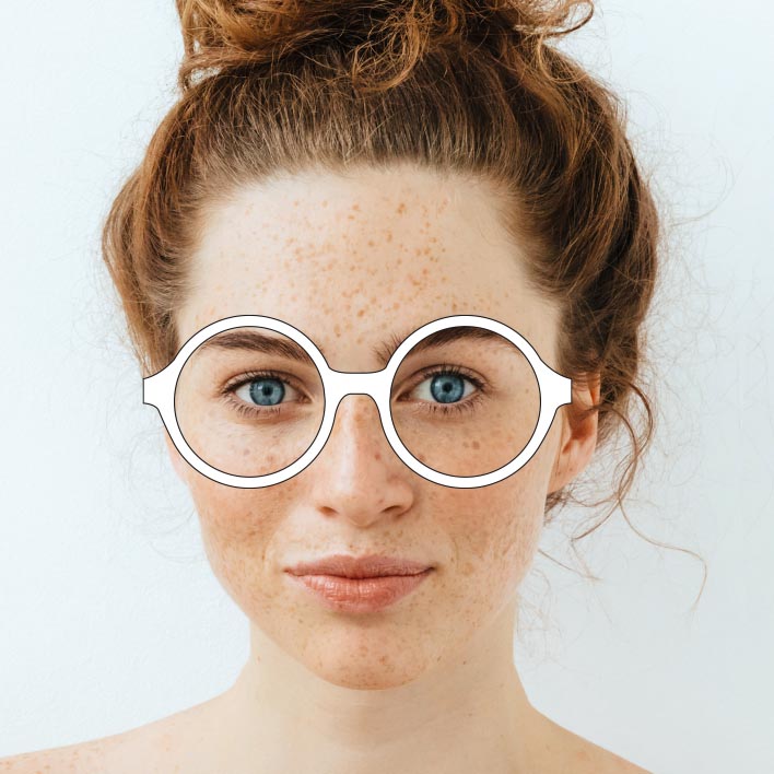 Mujer joven con lentes ilustrados con sus medidas, que pasan de una montura redonda, a una montura ojo de gato, a una montura cuadrada mientras se ajustan las medidas.